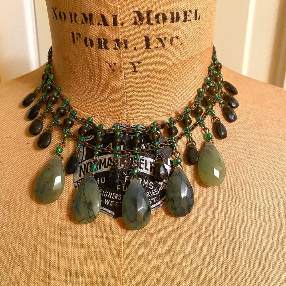 Green glass bead choker, 15 inches